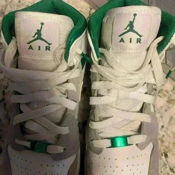 Air Jordan 1 Med SE In Pine Green size 6.5Y - Picture 7 of 8
